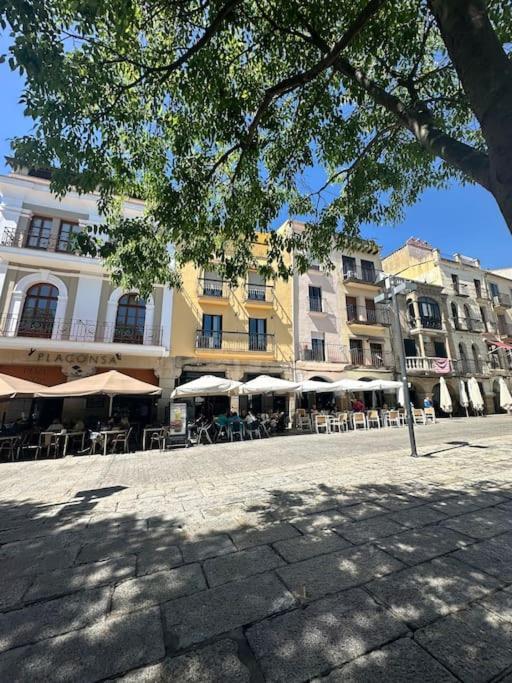 Lovely 2 Bedrooms Apartment Main Square Plasencia Eksteriør bilde